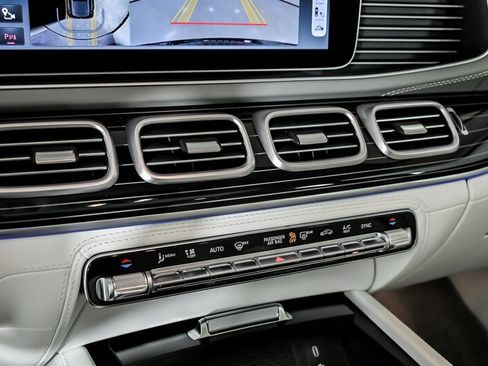 Used 2024 Mercedes-Benz Maybach GLS 600 4MATIC image 35