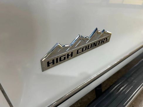 Used 2017 Chevrolet Silverado 1500 High Country AWD/4WD image 13