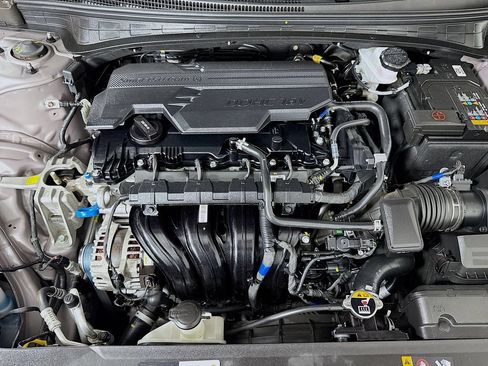 Used 2025 Hyundai Elantra Sport FWD image 31