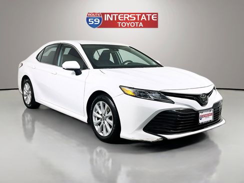 Used 2020 Toyota Camry LE image 1