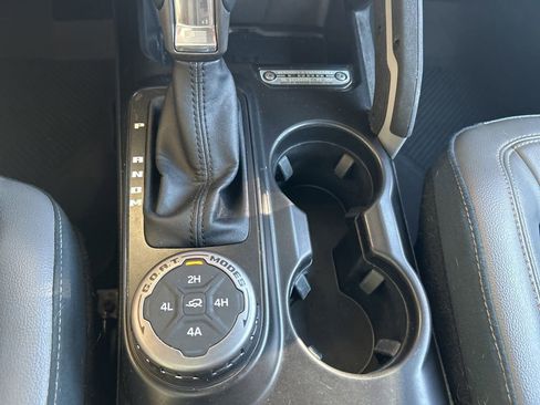 Used 2022 Ford Bronco Outer Banks w/ Sasquatch Package AWD/4WD image 17