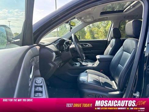 Used 2021 Chevrolet Traverse LT w/ LT Premium Package AWD/4WD image 8