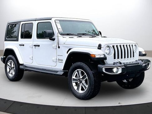 Certified 2022 Jeep Wrangler Unlimited Sahara w/ Cold Weather Group AWD/4WD image 2