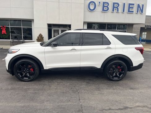 Used 2023 Ford Explorer ST w/ Equipment Group 401A image 2