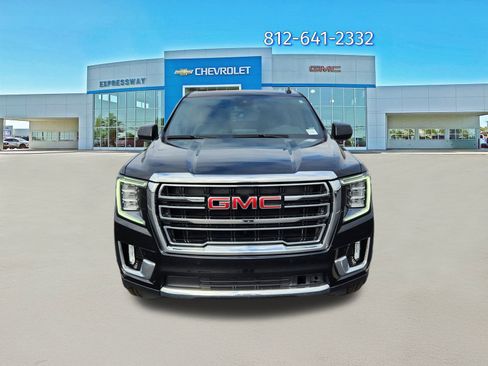 Used 2024 GMC Yukon XL SLT image 2