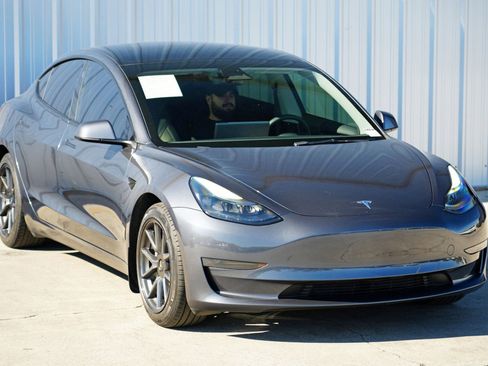 Used 2023 Tesla Model 3 Standard Range image 50
