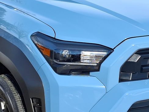 Used 2025 Toyota 4Runner SR5 image 9