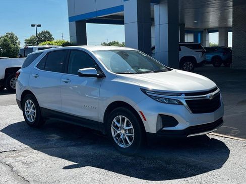 Used 2022 Chevrolet Equinox LT image 2