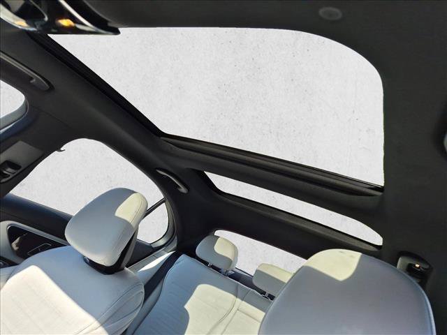 Used 2025 Mercedes-Benz C 300 Sedan image 14