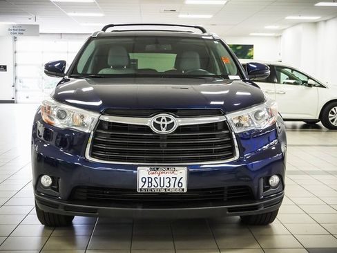 Used 2016 Toyota Highlander XLE image 4