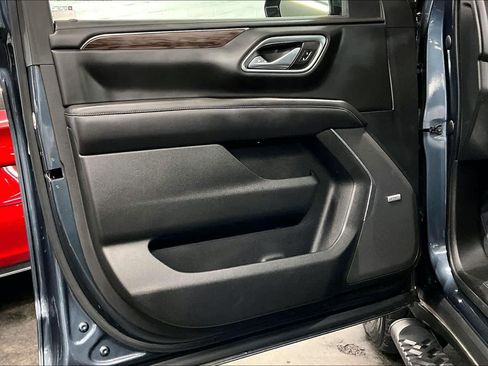 Used 2021 Chevrolet Suburban Z71 w/ Z71 Signature Package image 21