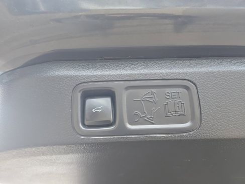 Used 2023 Ford Expedition Max Limited image 47