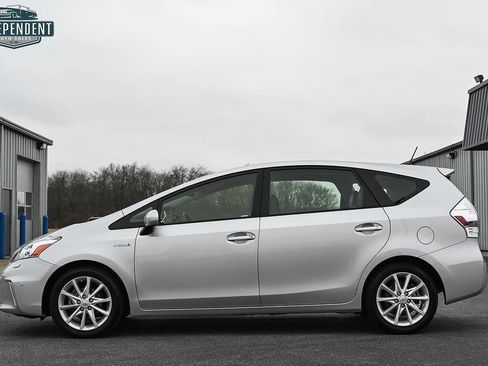 Used 2012 Toyota Prius V Two image 4