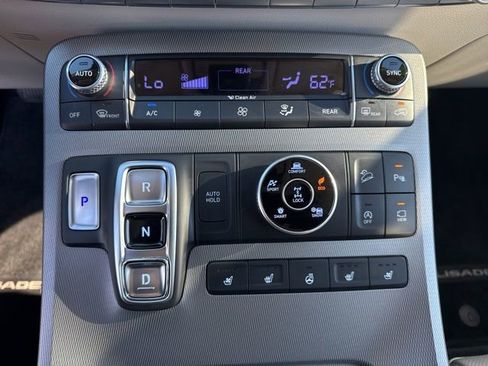 Used 2022 Hyundai Palisade Calligraphy image 35