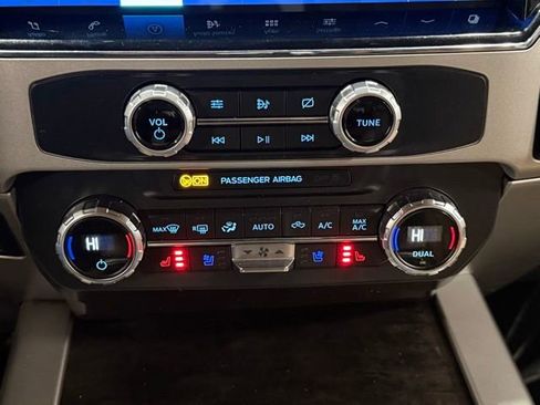 Certified 2022 Ford F450 Lariat w/ Lariat Value Package image 30