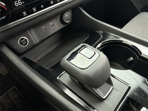 Used 2022 Nissan Rogue SV image 19