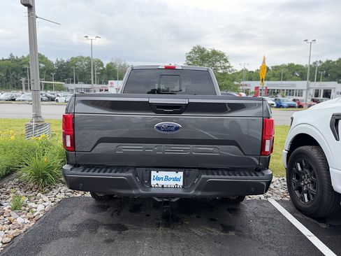 Used 2019 Ford F150 Lariat w/ Equipment Group 502A Luxury AWD/4WD image 4
