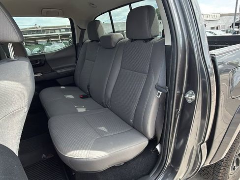 Used 2022 Toyota Tacoma SR5 RWD image 23