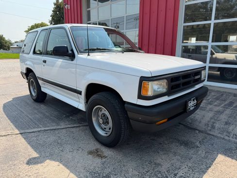 Used 1994 MAZDA Navajo 4WD image 2
