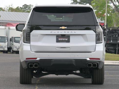 Used 2025 Chevrolet Suburban High Country AWD/4WD image 41
