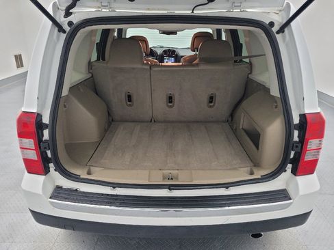 Used 2016 Jeep Patriot High Altitude FWD image 29