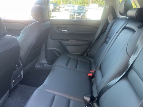 Used 2023 Nissan Rogue SL w/ SL Premium Package image 29