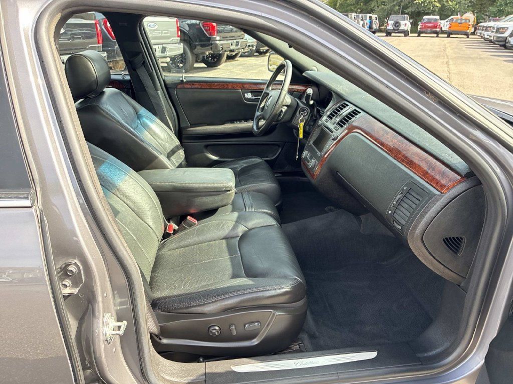 Used 2007 Cadillac DTS Luxury I w/ Sun And Navigation Package FWD image 9