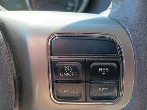 Used 2013 Jeep Grand Cherokee Laredo w/ Laredo E Group AWD/4WD image 5