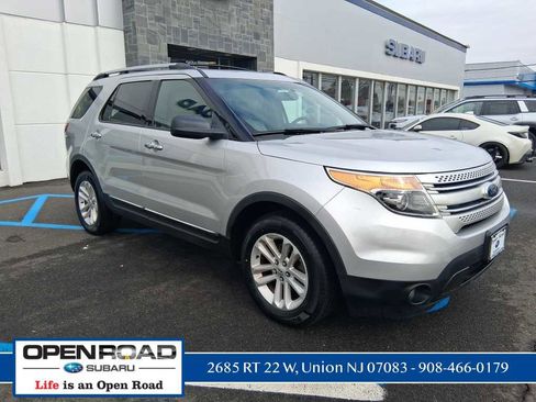 Used 2013 Ford Explorer XLT image 1