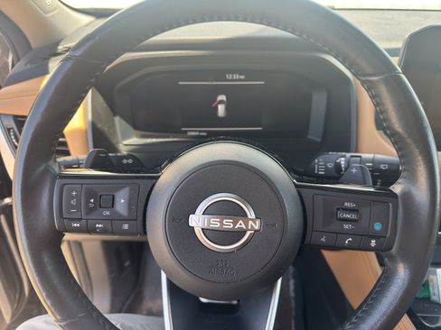 Used 2023 Nissan Rogue Platinum AWD/4WD image 4