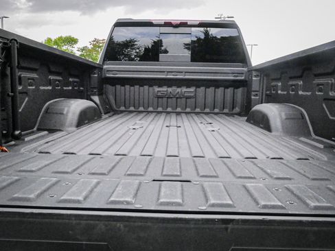 Used 2025 GMC Sierra 2500 AT4X w/ AT4X AEV Edition AWD/4WD image 32