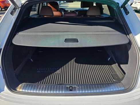 Used 2024 Audi Q8 e-tron Premium Plus image 16