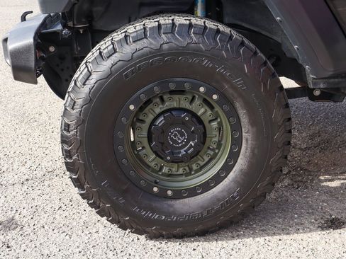 Used 2020 Jeep Gladiator Sport w/ Quick Order Package 24S image 50