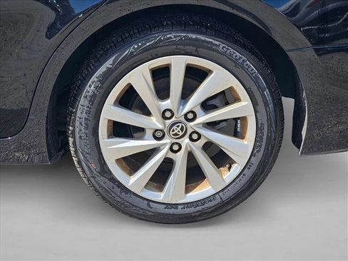 Used 2021 Toyota Camry LE image 4