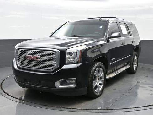 Used 2015 GMC Yukon Denali w/ Touring Package image 2