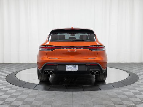 Certified 2024 Porsche Macan S AWD/4WD image 6