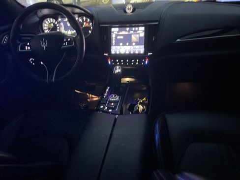 Used 2021 Maserati Levante image 80