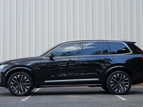 Used 2025 Volvo XC90 B5 Ultra w/ Protection Package Premier AWD/4WD image 9