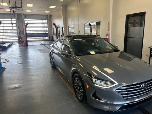 Used 2023 Hyundai Sonata Limited FWD image 1