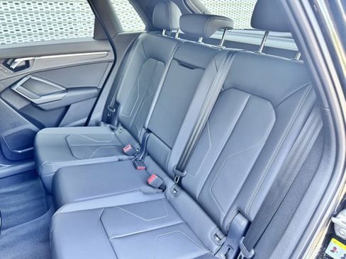 New 2025 Audi Q3 2.0T Premium image 10