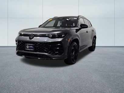 Certified 2025 Volkswagen Tiguan SE R-Line