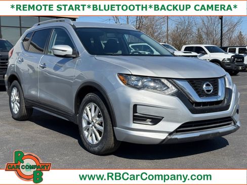 Used 2017 Nissan Rogue SV image 1