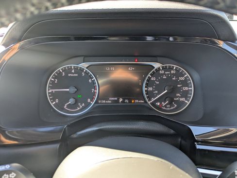 Used 2025 Nissan Pathfinder SL image 15