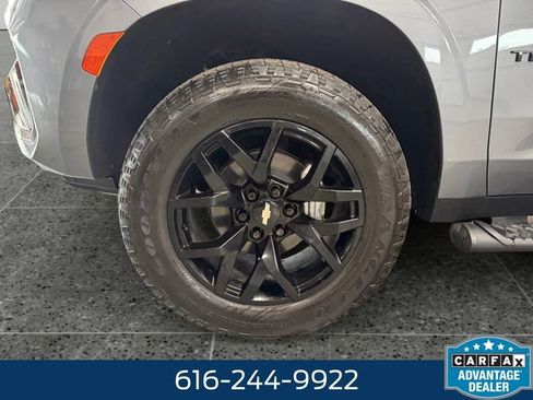 Used 2022 Chevrolet Tahoe Z71 w/ Z71 Off-Road Package AWD/4WD image 24