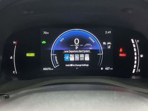 Used 2025 Toyota Camry SE image 34