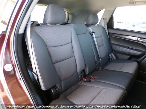 Used 2012 Kia Sorento LX AWD/4WD image 23