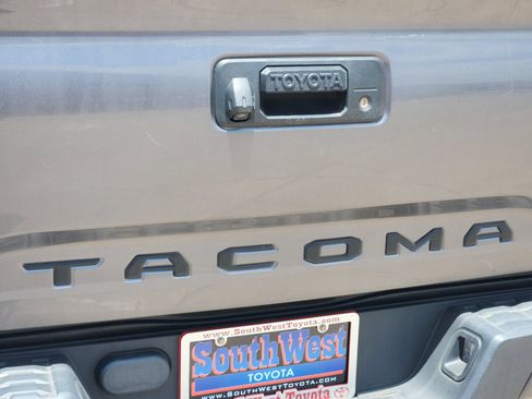 Used 2019 Toyota Tacoma SR w/ SR Convenience Package RWD image 12