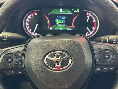 Used 2025 Toyota RAV4 XLE AWD/4WD image 26