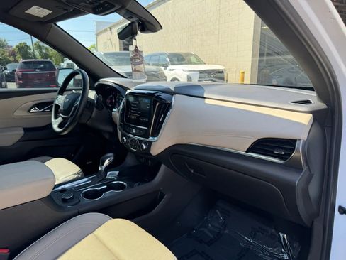 Used 2023 Chevrolet Traverse Premier AWD/4WD image 23