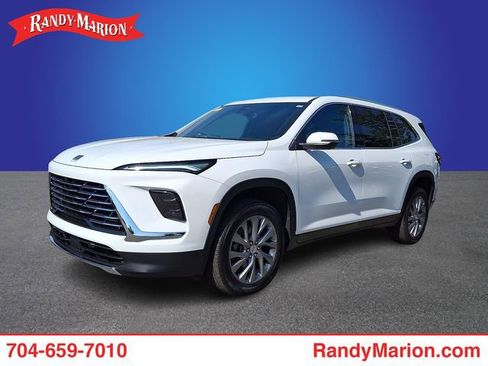 Used 2025 Buick Enclave Preferred FWD image 1